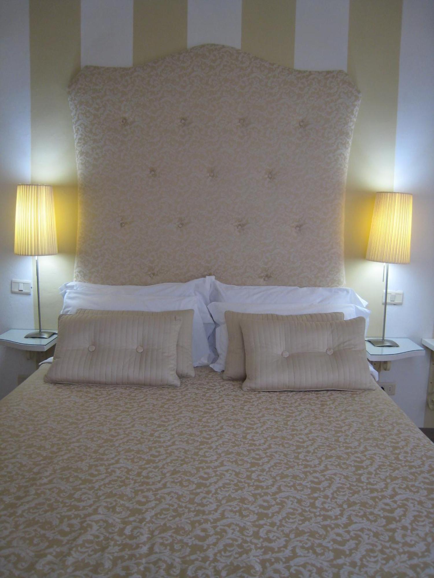 Fontelunga Hotel & Villas Pozzo  Bagian luar foto